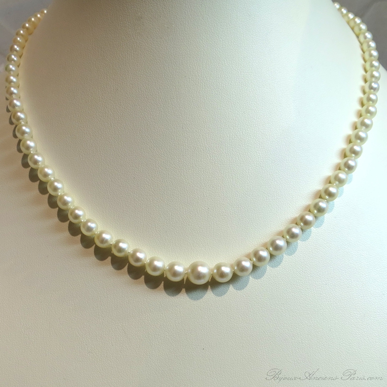 Collier de perles de culture blanches du Japon en chute 252